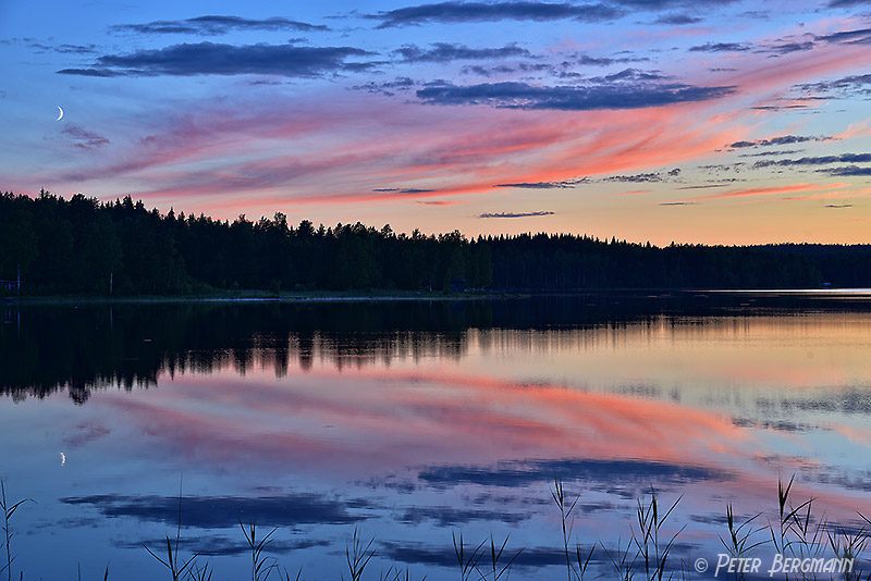 blaue Stunde an schwedischem See